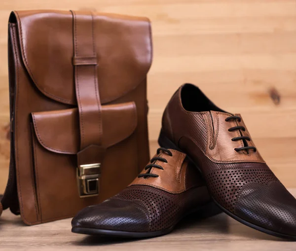 Stile maschile. Scarpe e borsa da uomo — Foto Stock