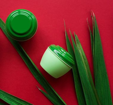 kozmetik krem yüz, cilt ve vücut bakım hijyen nem losyonu