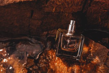 parfüm şişe su