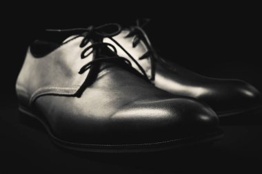 siyah beyaz erkek ayakkabı 