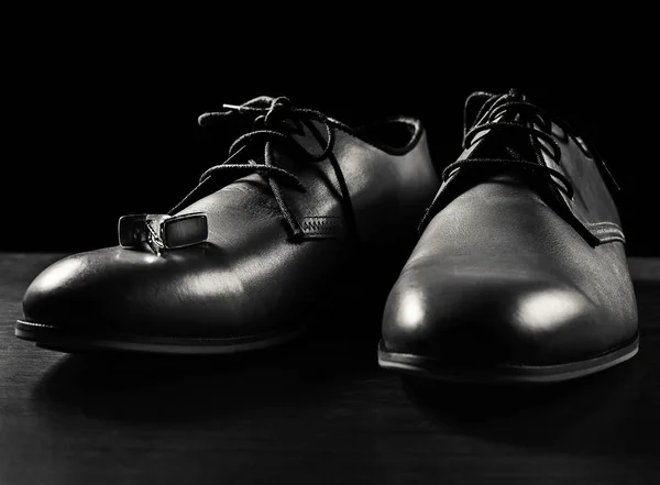Ανδρικά παπούτσια με περιχειρίδα — Φωτογραφία Αρχείου