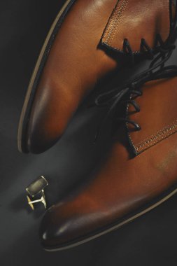 Mens aksesuarlar: Ayakkabı ve kol