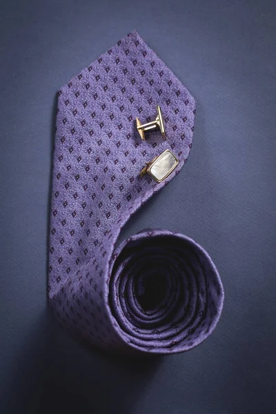 Мужские аксессуары галстук и манжеты — стоковое фото