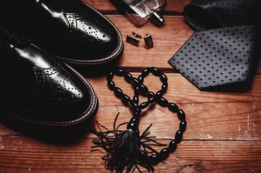 Küme trendy kıyafetler ve aksesuarlar