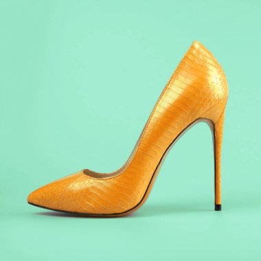 Sarı yüksek topuk ayakkabı