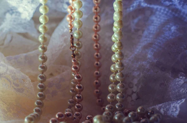 Textil bröllop bakgrund med pärlor — Stockfoto