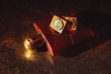 manşet ile erkek parfüm