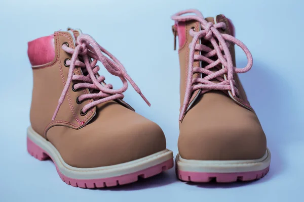 Dzieci różowe buty — Zdjęcie stockowe