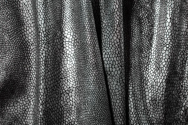Srebrne metalizowane tkaniny z regularnym wzorze. Tło i tekstura — Zdjęcie stockowe