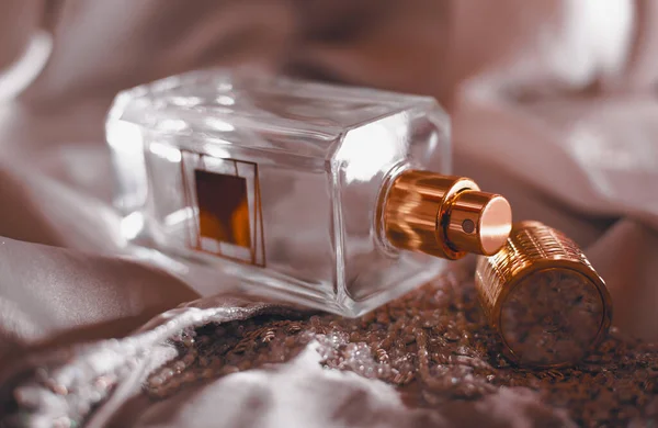 Perfumy Jedwab Butelki Kobiecej — Zdjęcie stockowe