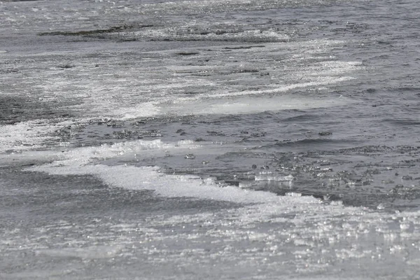 Заморожена Поверхня Озера Дуже Груба Задньому Плані — стокове фото