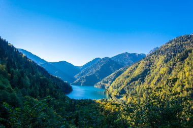 ritsa Gölü, Abhazya. 