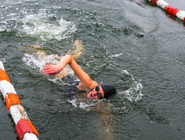 Kışın 4 Kasım 2016 t yüzme yarışmaları parçası