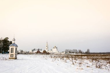 Nikolo-Tikhonov Manastırı Luh görünümünü.