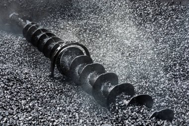 Burgu karıştırma ve asfalt temini için. 