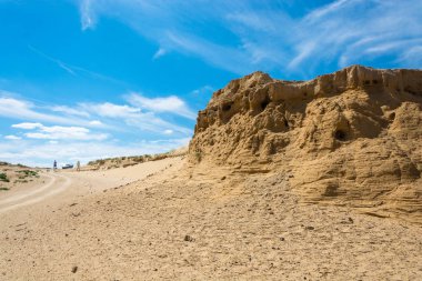 Bir yaz gününde manzara çöl. 