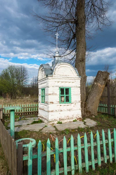 Klein dorp kapel. — Stockfoto