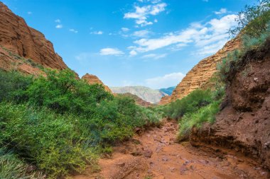 Güzel dağ manzarası Aeolian dağlarda, Kyrgyzsta