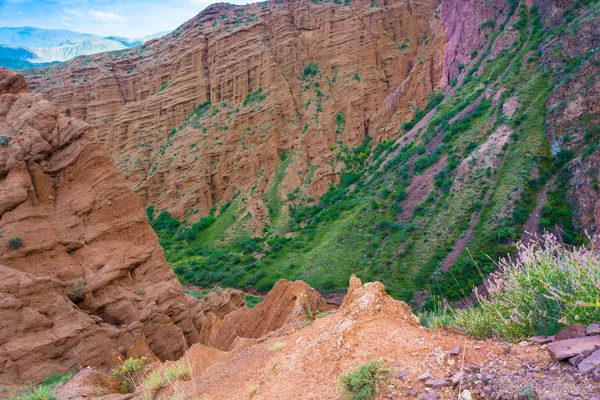 Güzel dağ manzarası Aeolian dağlarda, Kyrgyzsta