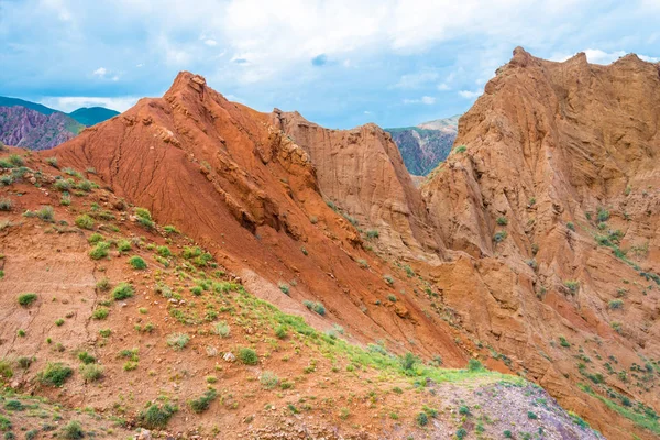 Güzel dağ manzarası Aeolian dağlarda, Kyrgyzsta