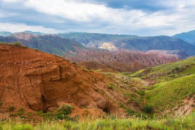 Güzel dağ manzarası Aeolian dağlarda, Kyrgyzsta