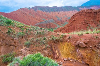 Güzel dağ manzarası Aeolian dağlarda, Kyrgyzsta