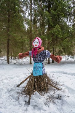 Maslenitsa parlak güzel effigy. 