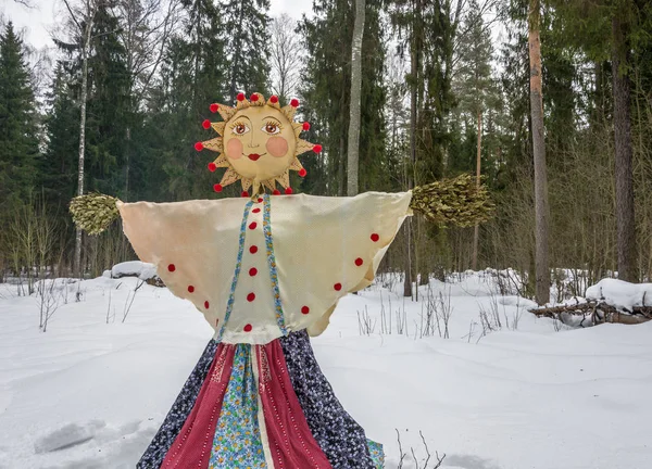 Maslenitsa parlak güzel effigy. 
