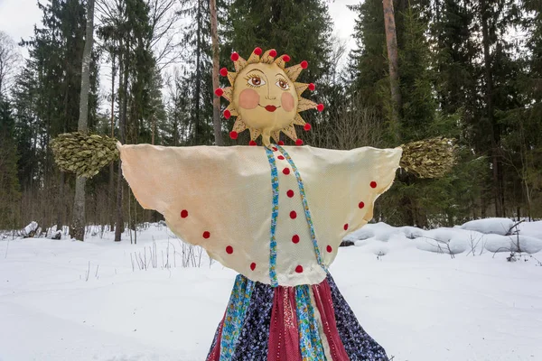 Bright beautiful effigy of Maslenitsa. — Stock Photo, Image