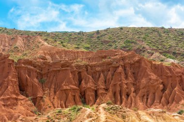 Dağ manzarası Kanyon peri masalı, Kırgızistan. 