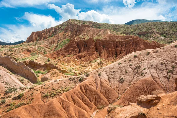 Dağ manzarası Kanyon peri masalı, Kırgızistan. 