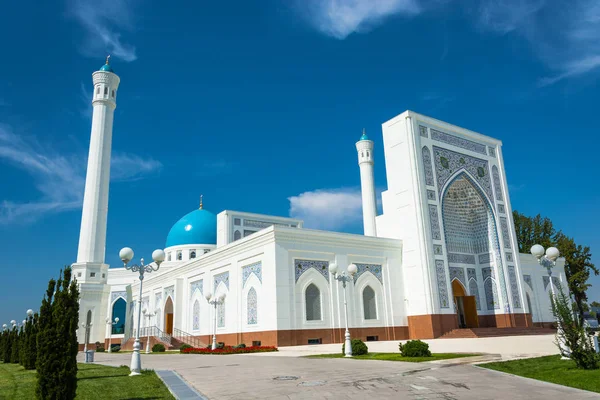 Mindre vita moské i Tasjkent, Uzbekistan. — Stockfoto