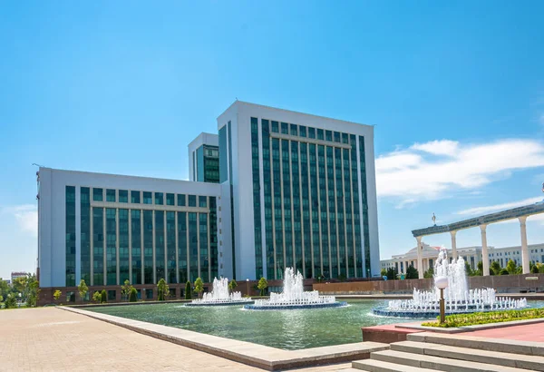Taşkent, Özbekistan Maliye Bakanlığı Binası.