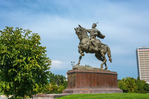 Monument Amir Timur in Tasjkent, Oezbekistan. — Stockfoto