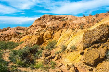 Dağ manzarası Kanyon peri masalı, Kırgızistan. 