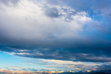 Güzel bulutlu gökyüzü. 