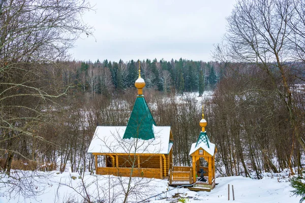 El lugar para bañarse en la santa primavera del arcángel Michae — Foto de Stock