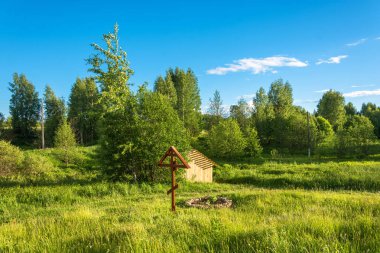 Tanrı'nın annesi Kazan simgesini kutsal kaynağında. 