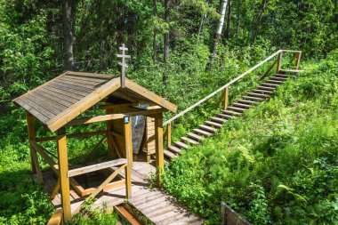 Kutsal Pokrovsky kaynak yıkanan için yer. 