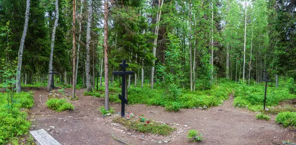 The place of mass burials of those repressed on the Sekirnaya mountain on Solovki. — Stock Photo, Image