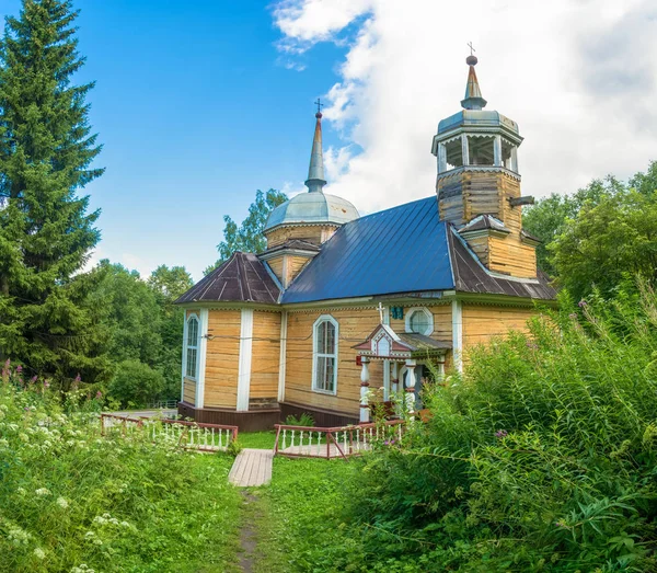 Die Kirche des Apostels Petrus, 8. August 2017. — Stockfoto