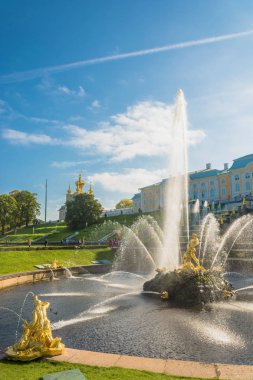 28 Eylül 2017 yılında sonbahar güneşli günde Samson çeşme 