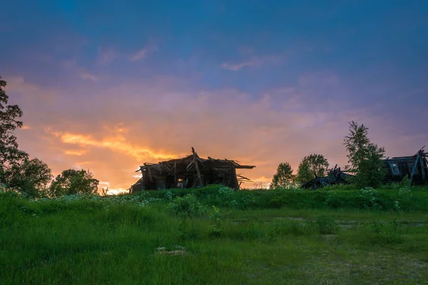 Verlassenes Dorf Pavlovo in der Region Kostroma. — Stockfoto