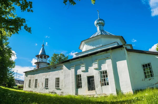 A Igreja Ortodoxa Russa na aldeia Kagirovo, Kostroma ob — Fotografia de Stock