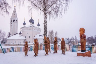 Vyatskoe Köyü, Yar ahşap heykellerinde bileşimi