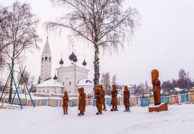 Vyatskoe Köyü, Yar ahşap heykellerinde bileşimi