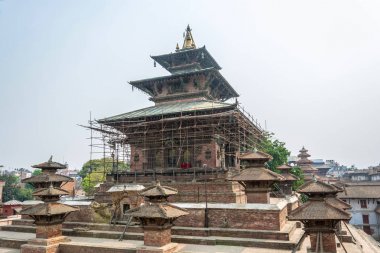 Antik bir tapınak üzerinde 25 Mart 2018 yılında Kat yeniden inşası