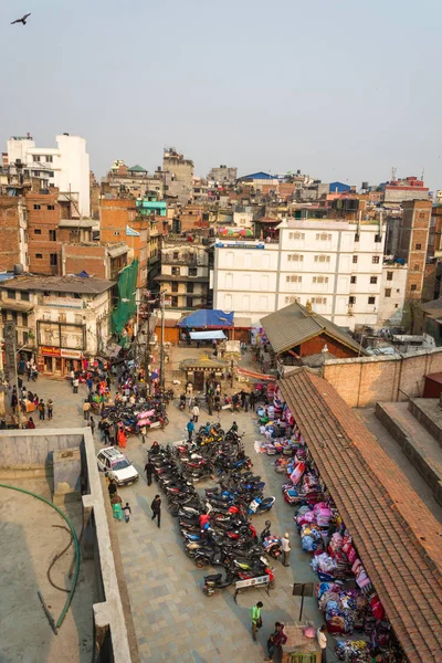 Městská krajina za slunečného dne 25. března 2018 v Káthmándú, Nepa — Stock fotografie