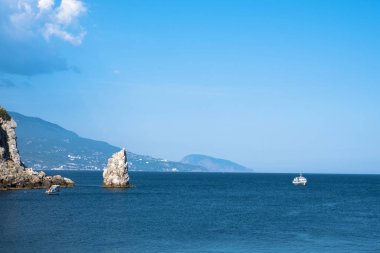 Yalta r 'deki Kırım' ın güney sahilinden deniz manzarası