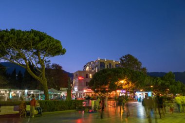 Sahilde akşam, 09 / 06 / 2019, Yalta, Kırım. 